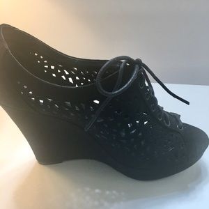 Dollhouse Wedges, Black, Lace-Up, 9W